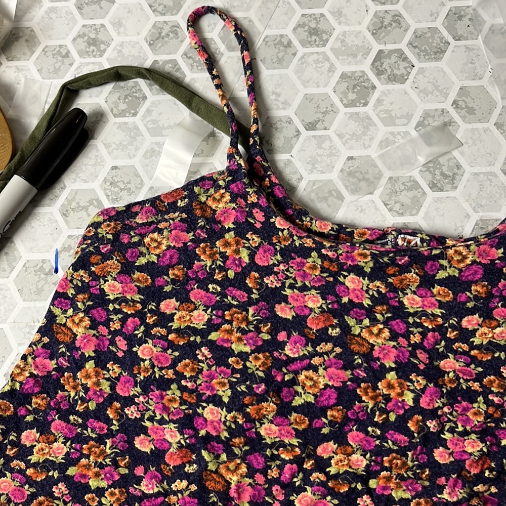 No Lie Small Purple Floral Print Cropped Tank Top - Picture 2 of 5